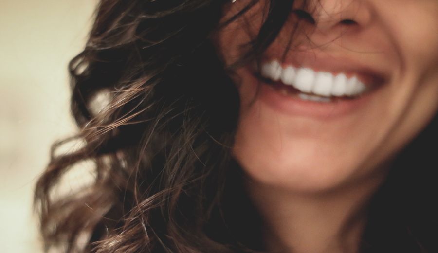 Avantages du blanchiment Dentaire : Le Sourire Éclatant, Votre Atout Bonheur !